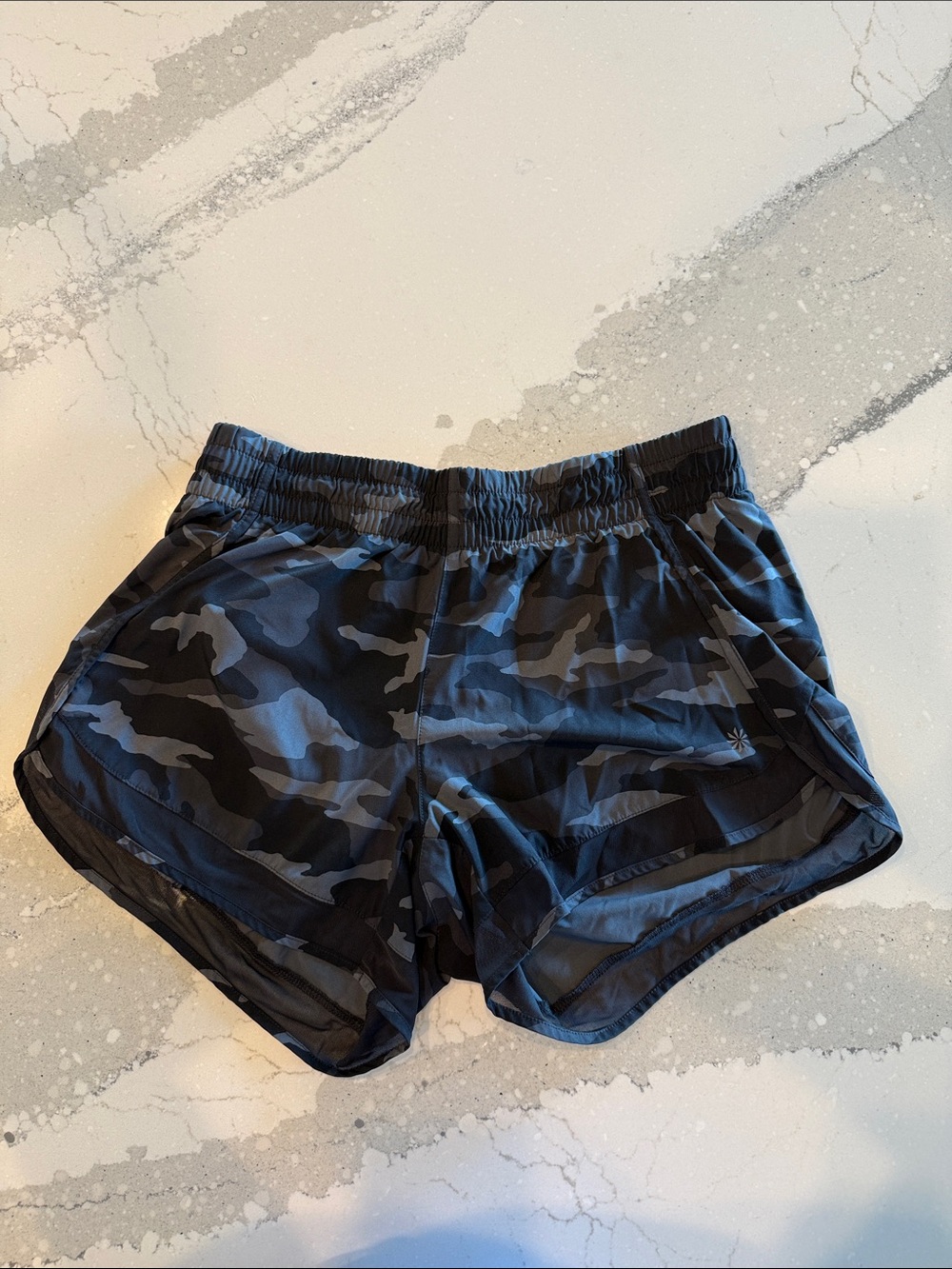 Athleta Mesh Racer Run Black & Charcoal Camo Shorts 4”